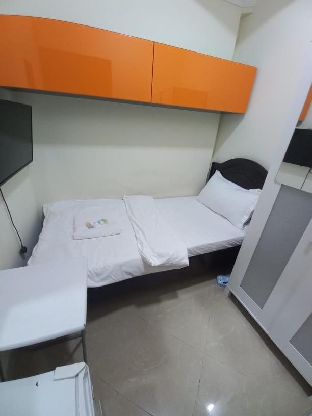 Small Budget Rooms For 'Girls' Only In Dubai, Marina Ngoại thất bức ảnh