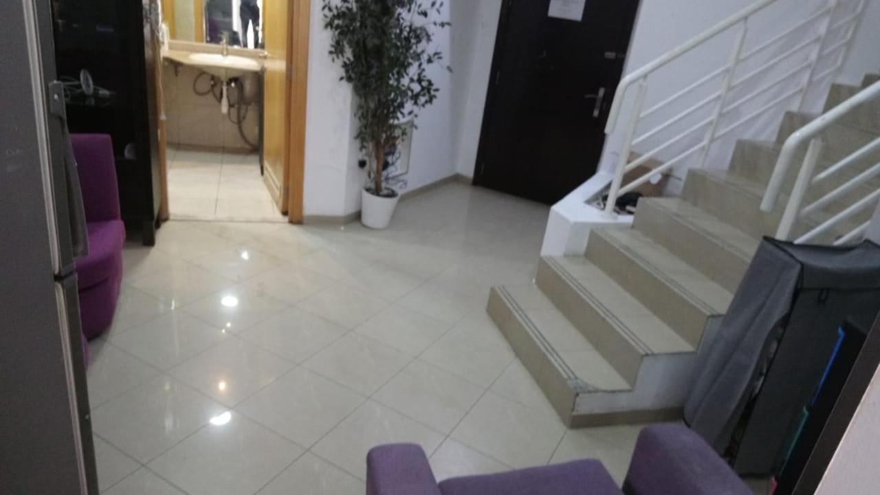 Small Budget Rooms For 'Girls' Only In Dubai, Marina Ngoại thất bức ảnh